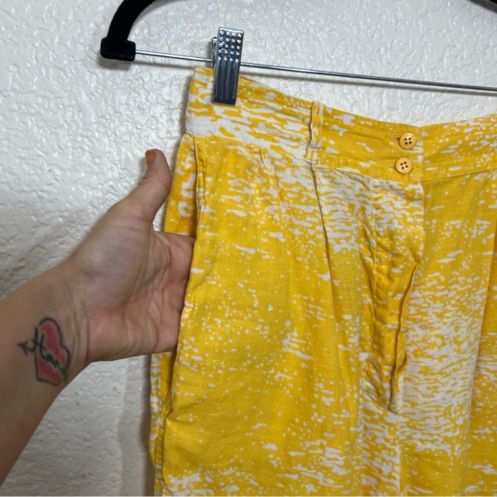 Vintage 80’s Valentino Swimwear Cotton Linen Yellow White Bermuda Shorts Size 12 - Picture 6 of 14
